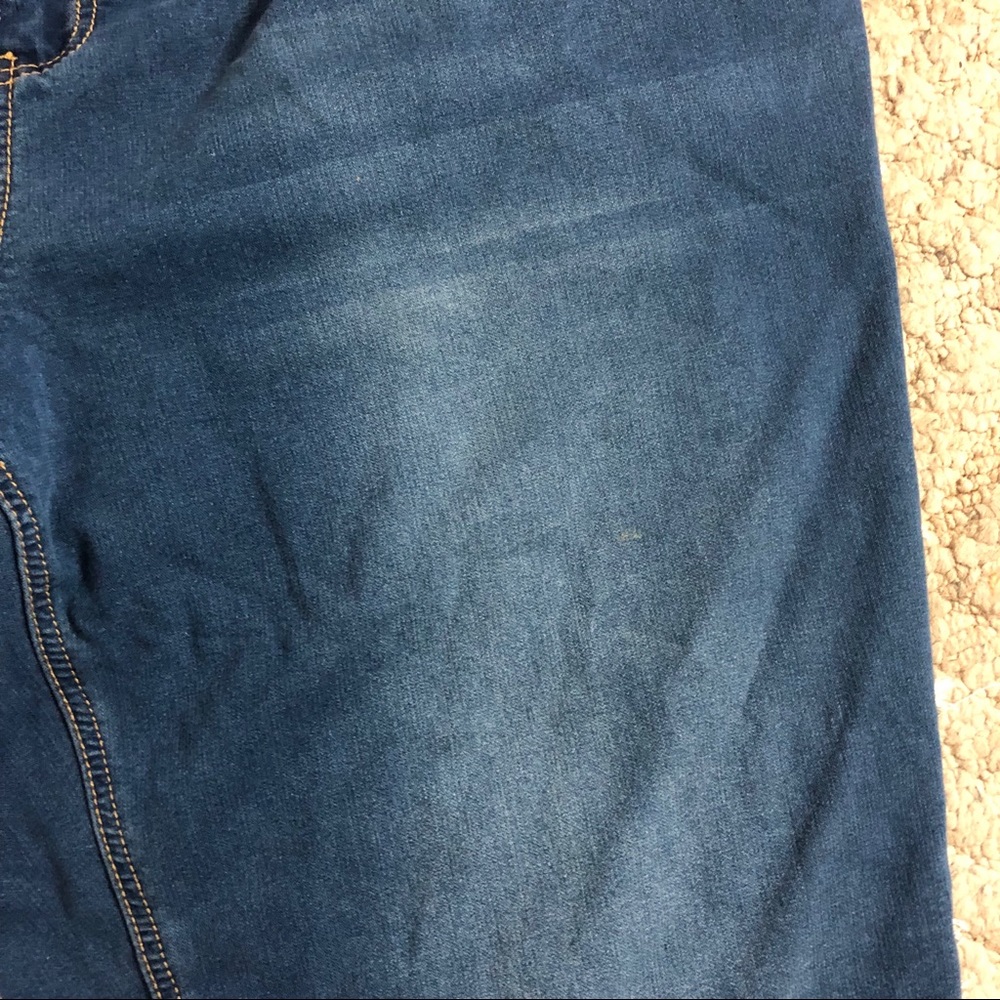 Rolled Hem Jeans - Picture 7 of 7
